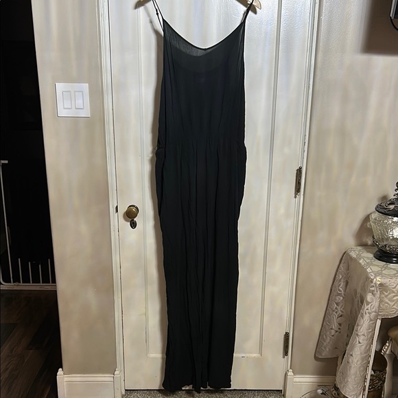 SO Black Jumpsuit with Relaxed Fit and Versatile Style - Picture 1 of 5